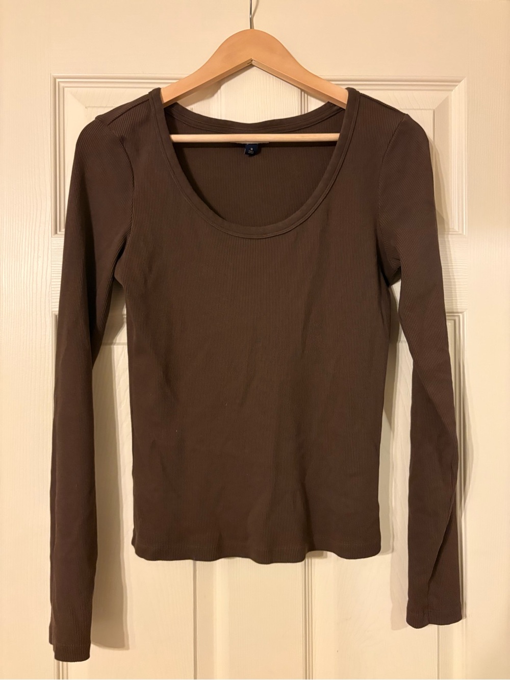 Universal Thread Women's Scoop Neck Ribbed Long Sleeve Top - Brown